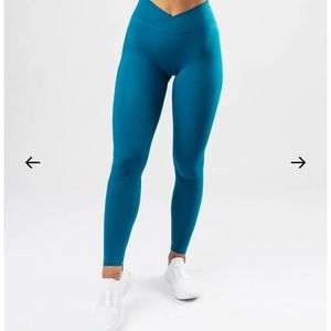 Alphalete Surface Path Leggings size M